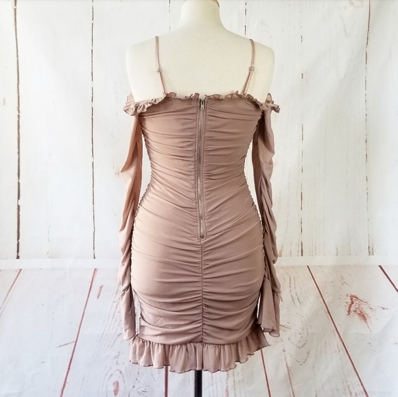 MATERIAL GIRL Off-The-Shouldr Ruched Bodycon Dress - Picture 4 of 8